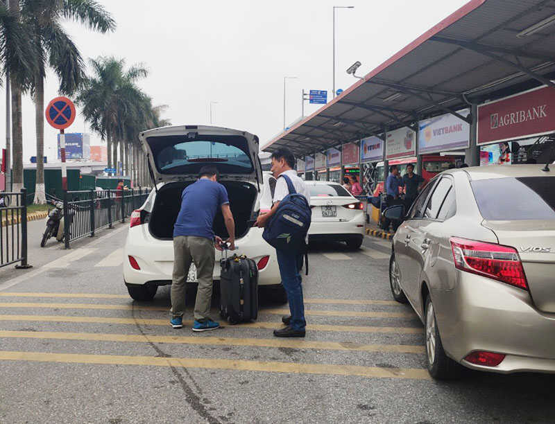 Khám phá Các loại hình dịch vụ xe 4 chỗ Tân Sơn Nhất có tài xế