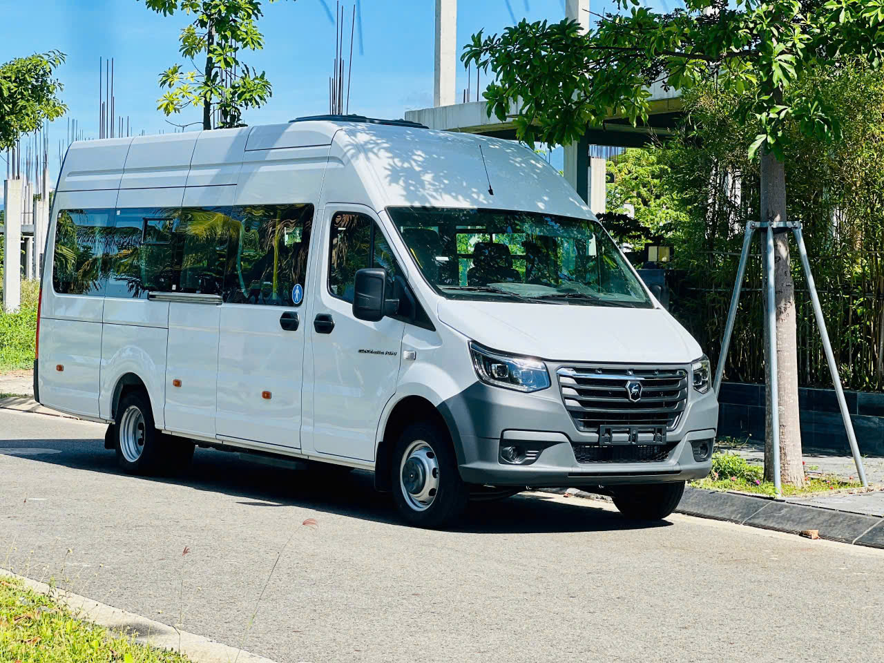 Dịch Vụ Thuê Xe 19 Chỗ Đi Cát Bà - Trải Nghiệm Thiên Đường Du Lịch Biển Đảo